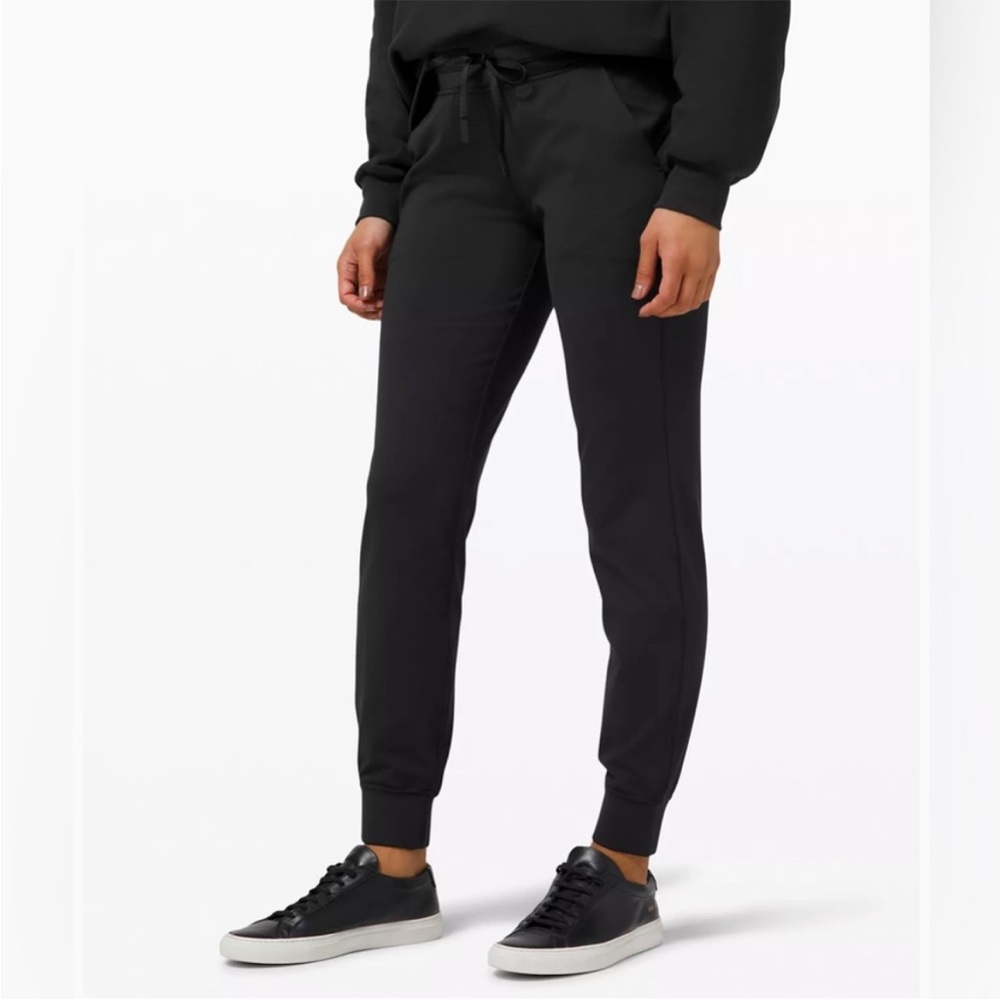 Lulu Lemon Ready to Rulu Jogger size 8 black